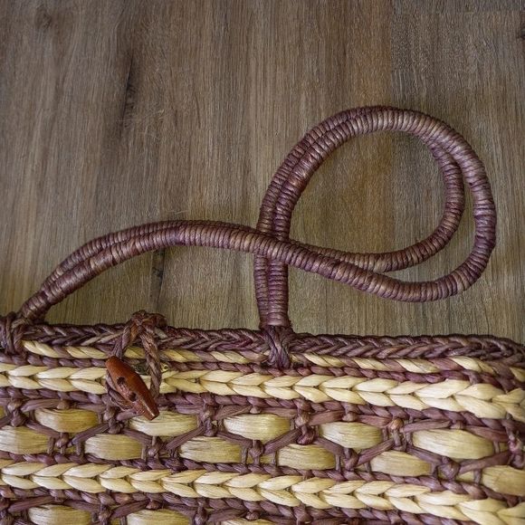 Scala Woven Beach Tote - Picture 2 of 9